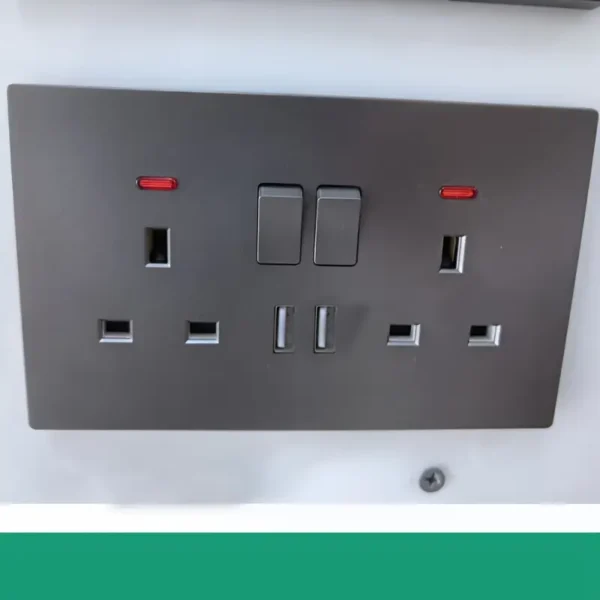 d32aad7c-6e4a-4e2c-8c85-818179ae19db.webp 1pc UK Standard 2 Open 13A Switch Socket with Dual USB Ports